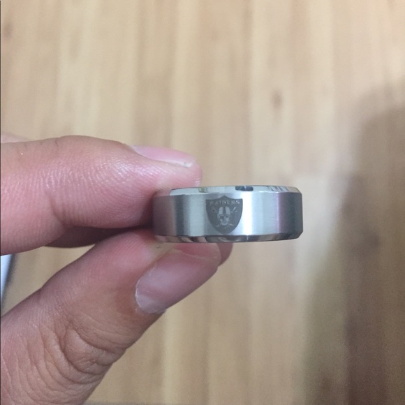 Las Vegas Raiders Silver Ring - Picture 5 of 5